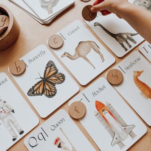 around the world phonic & sound flashcards